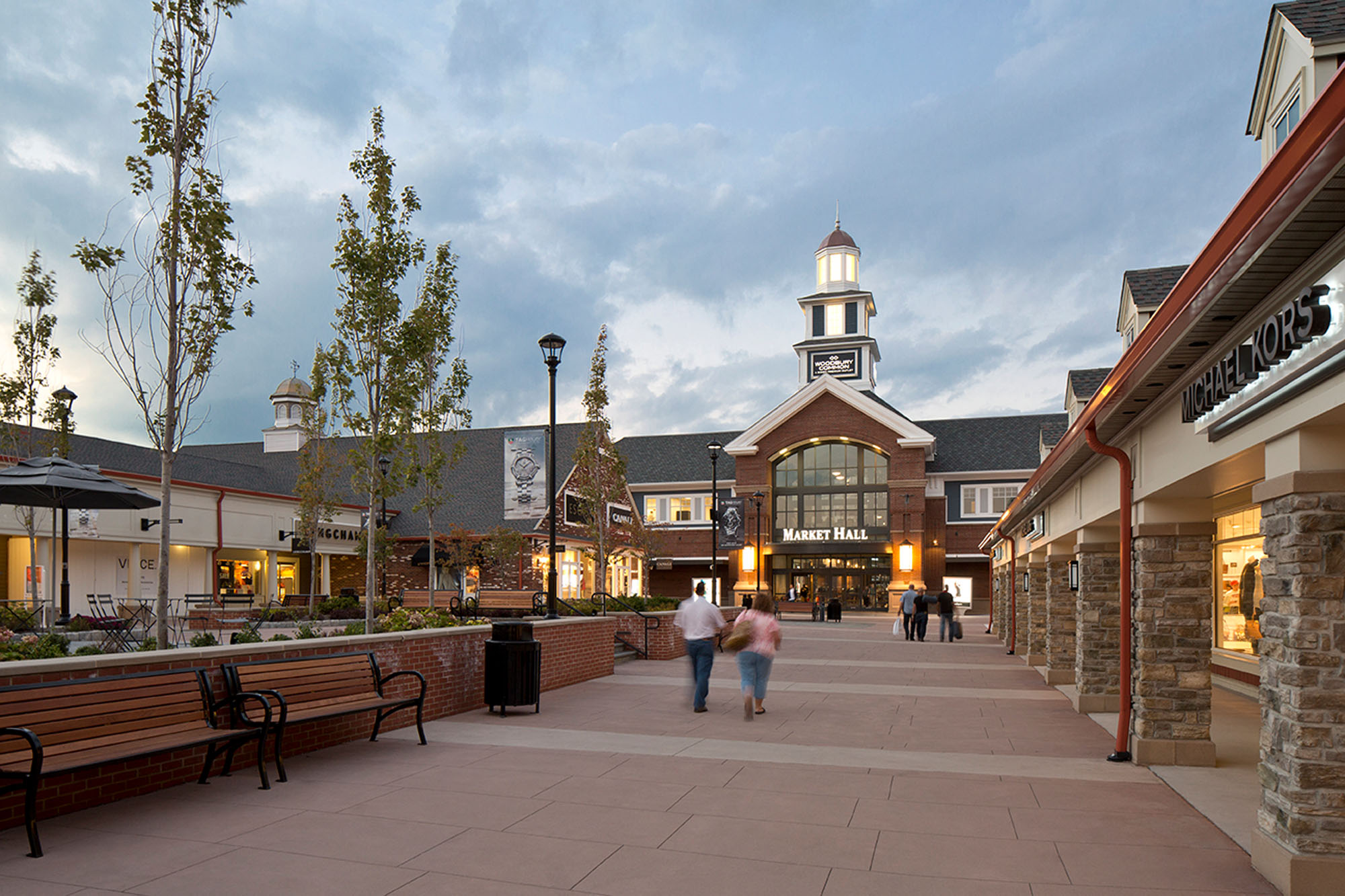 woodbury commons food court