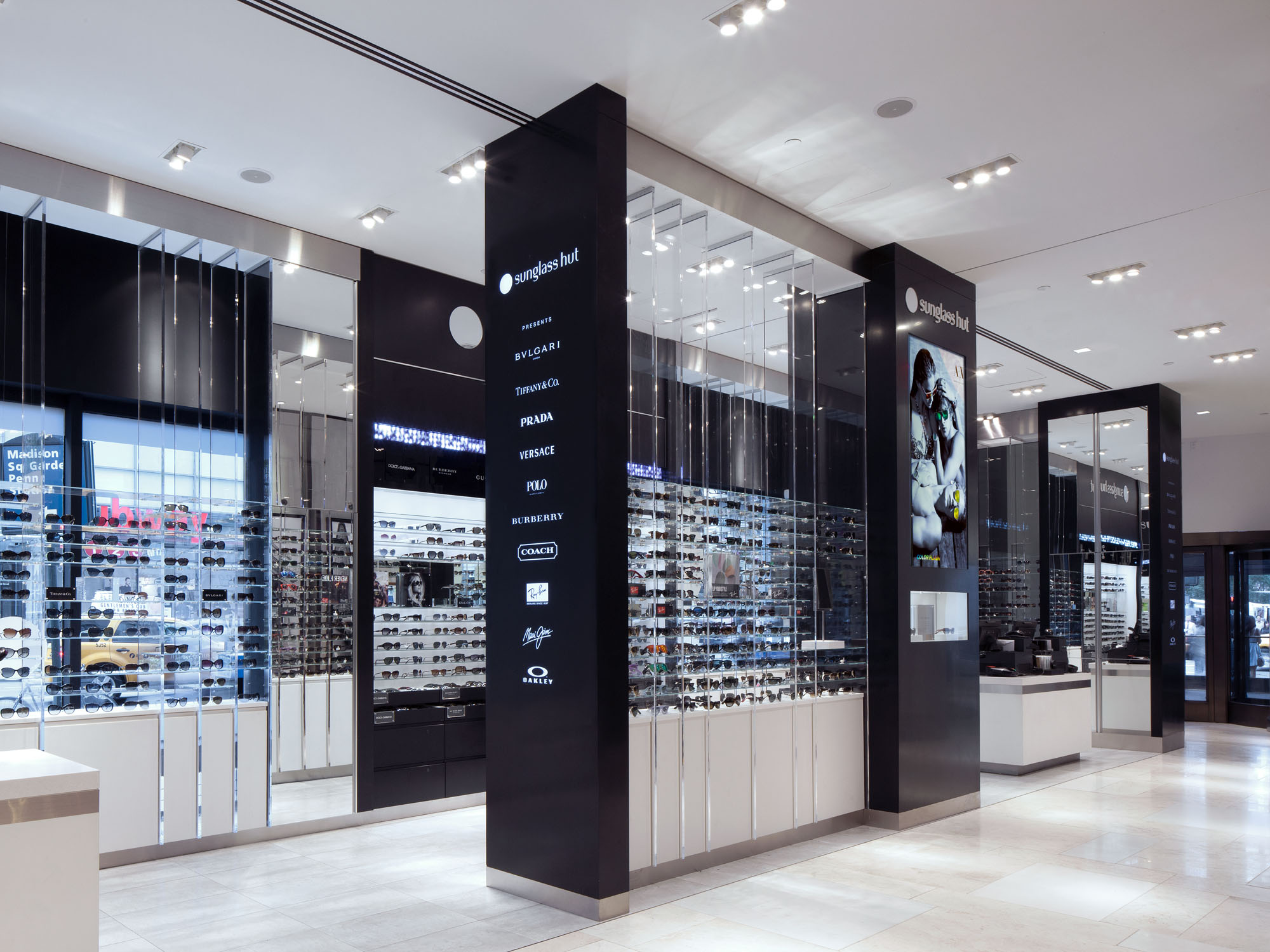 Sunglass Hut - Manchester Arndale