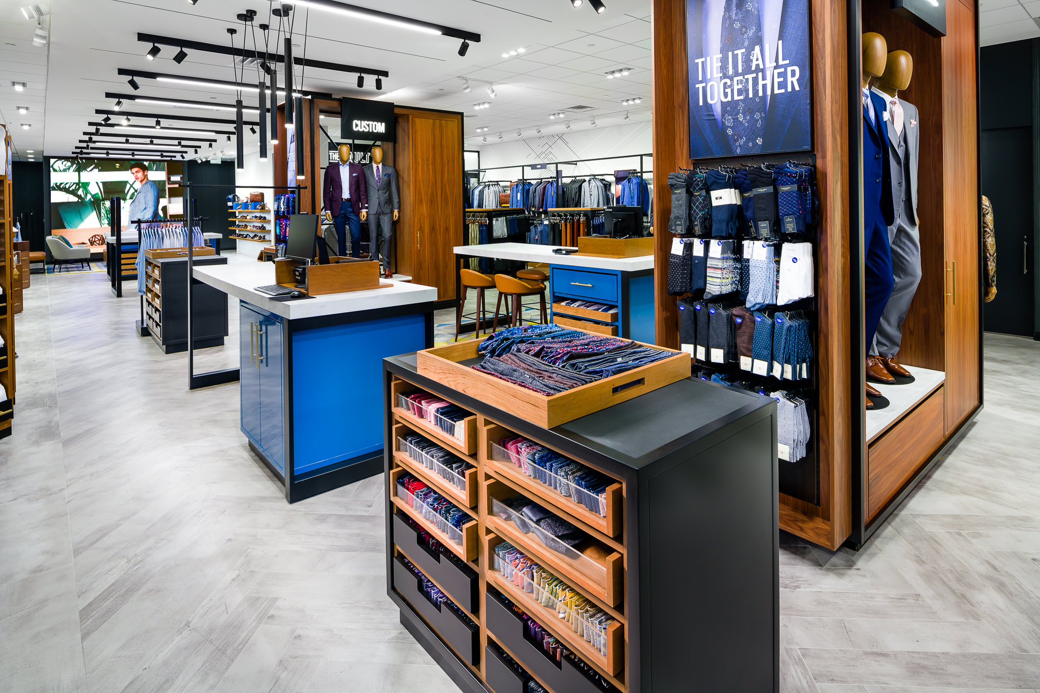 PYMNTS Men’s Wearhouse Debuts New Streamlined Store Design Near